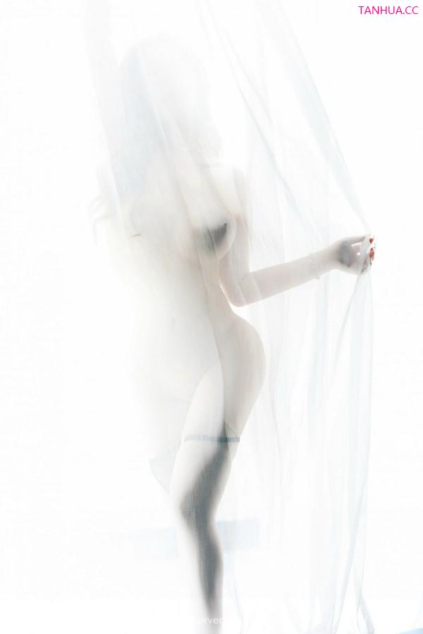 小海臀  [XiuRen]高清写真图 2024.07.05 No.8813 小海臀Rena 丰胸美臀第57张图片